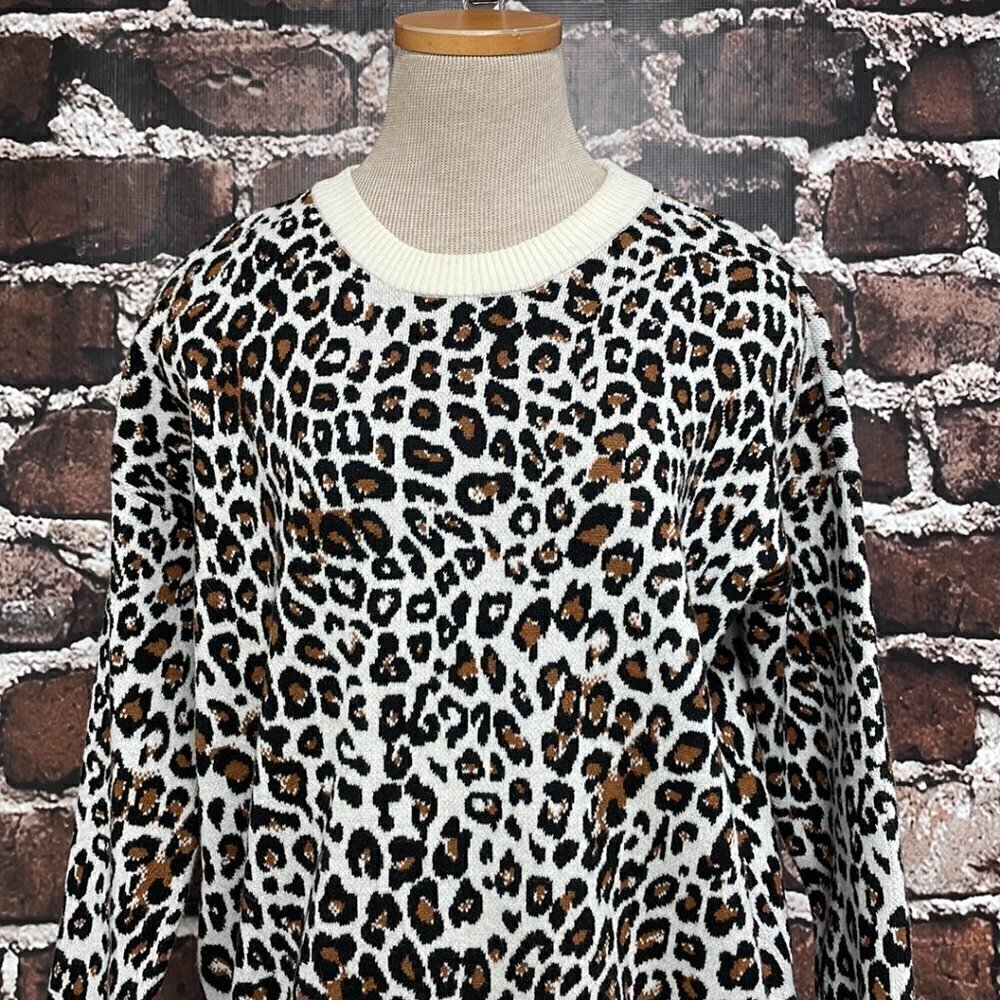 T Tahari Sweater Pullover Cheetah Print Crew Neck Brown Cream Size Small S - Picture 6 of 14